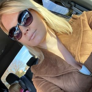 Meet your Posher, Allison